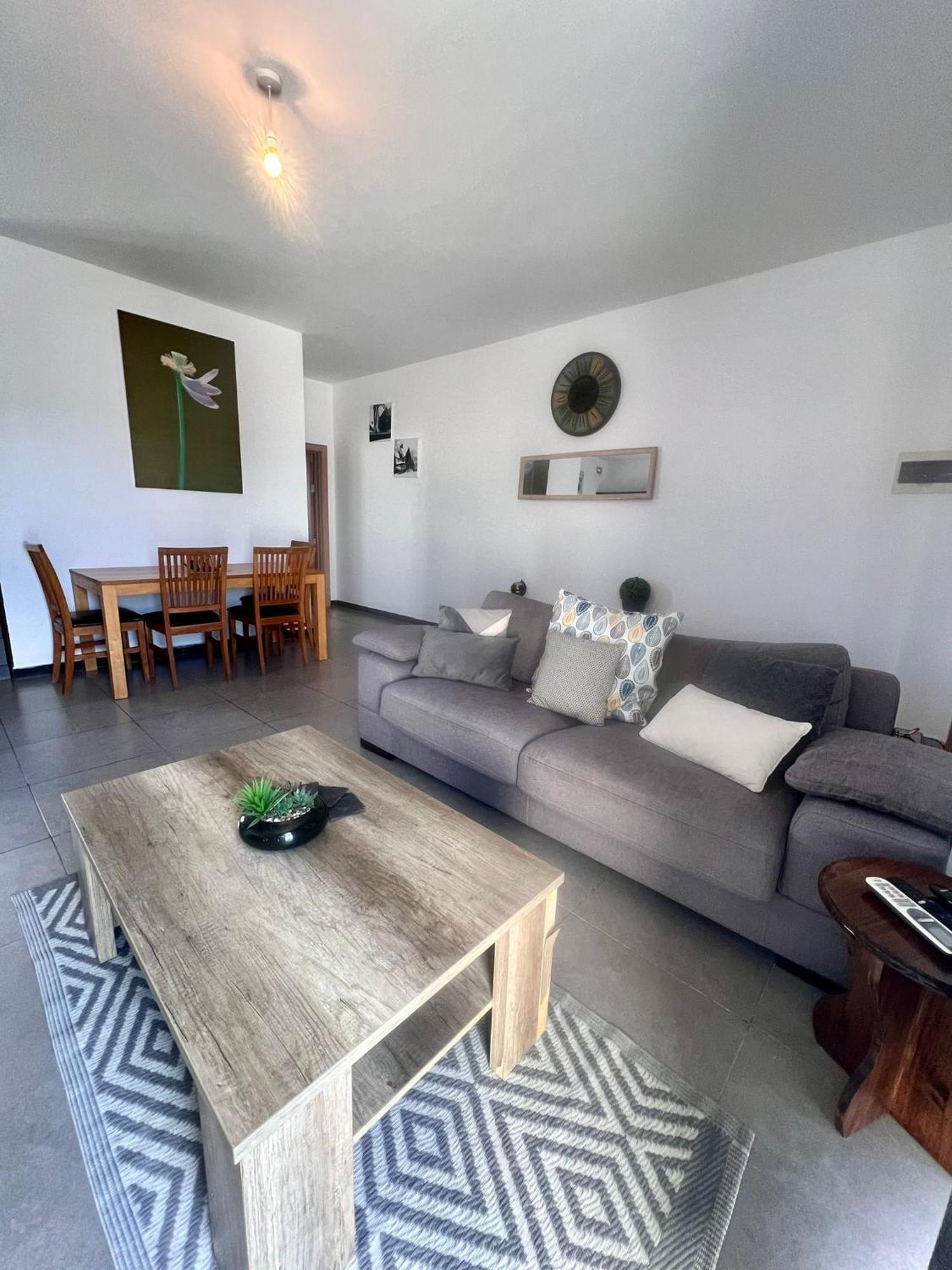 83/3-Lovely 1 Bedroom Penthouse Биркиркара Экстерьер фото