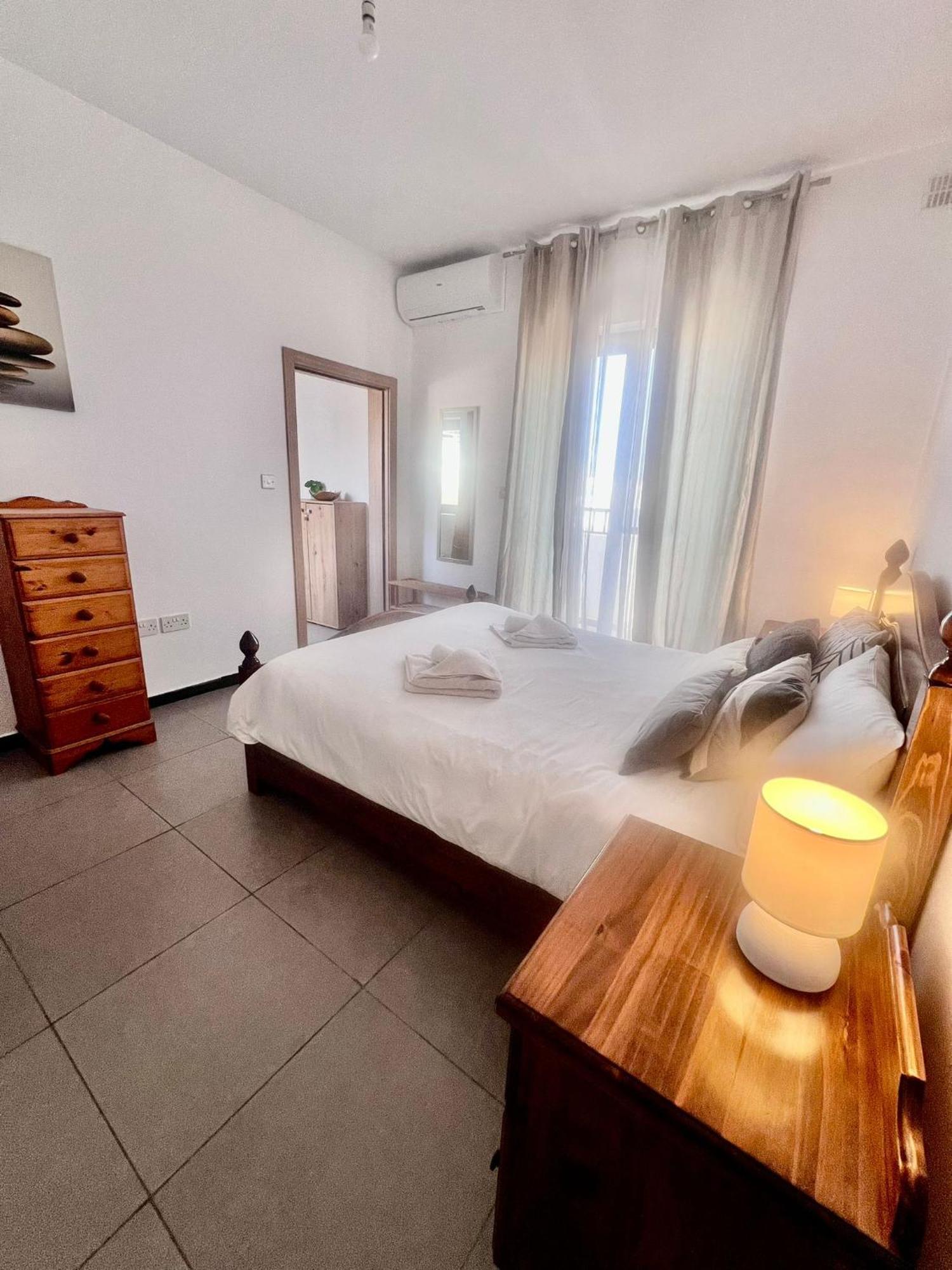 83/3-Lovely 1 Bedroom Penthouse Биркиркара Экстерьер фото